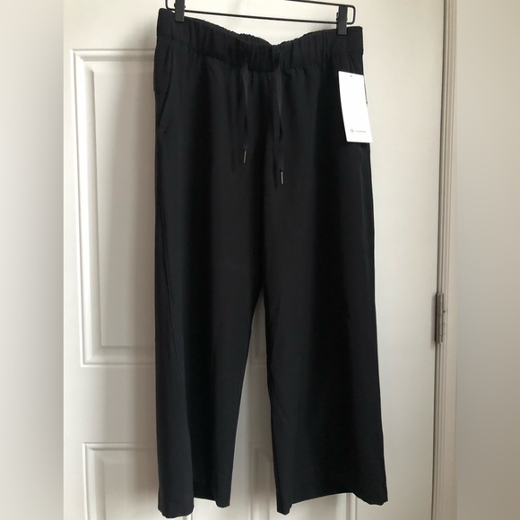 lululemon athletica Pants - Lululemon Wide Leg Cropped Pants NWT